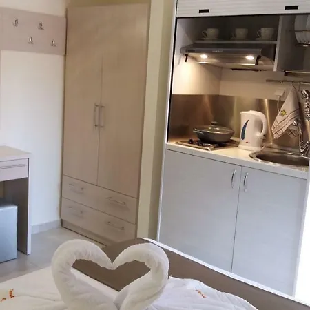 Lydia Отель Скала-Марион