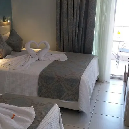 Lydia Hotel *